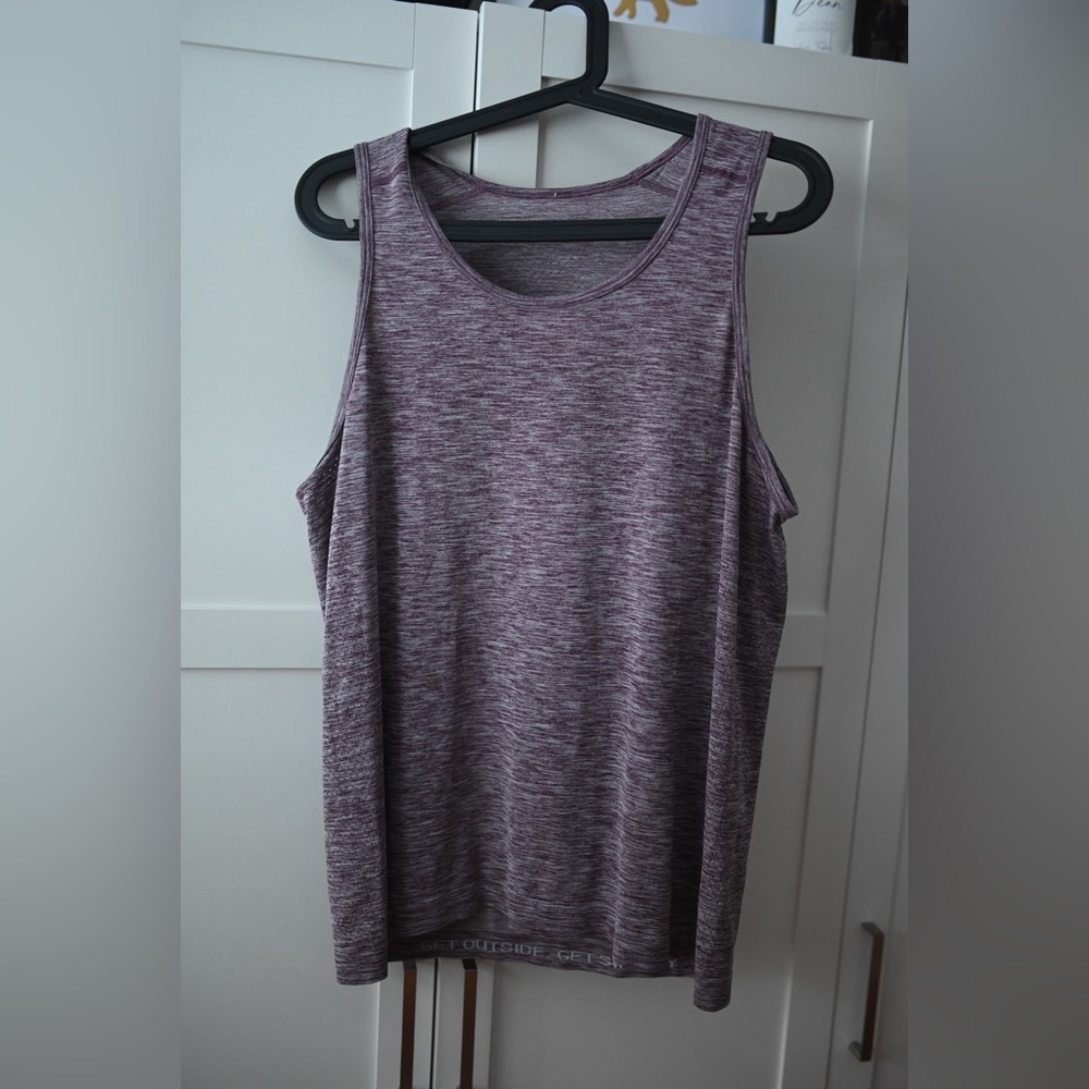 Men’s metal vent tank top in heathered purple